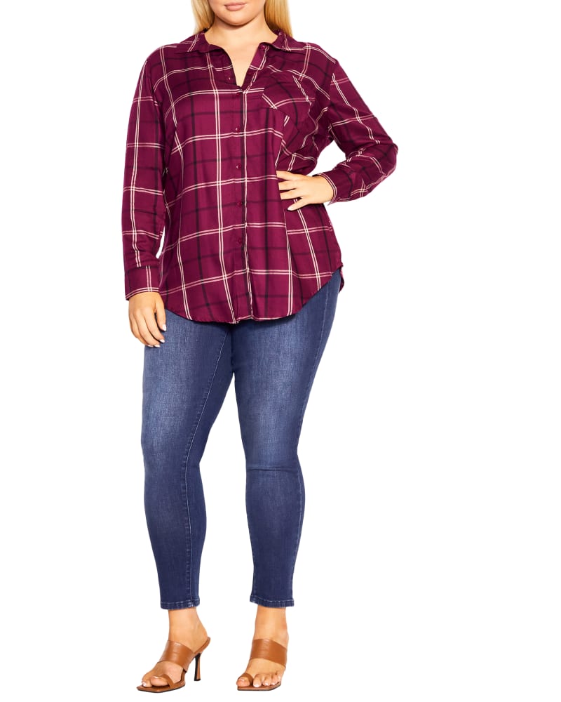 Front of a model wearing a size 16 SHIRT KYLEE CHECK in Berry by avenue. | dia_product_style_image_id:302909